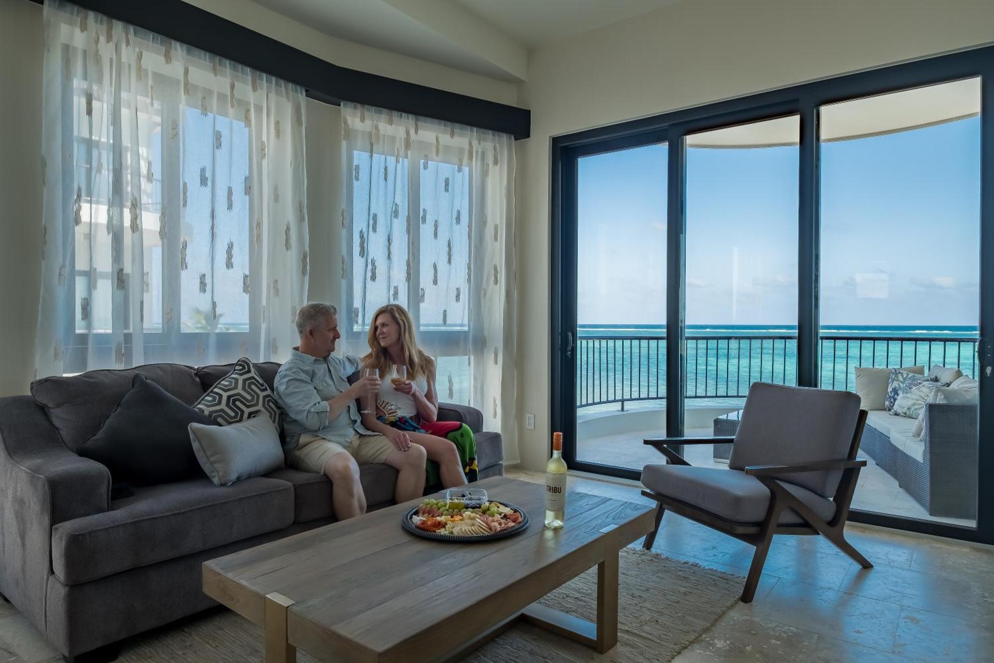 Hotel Diamante Beachfront