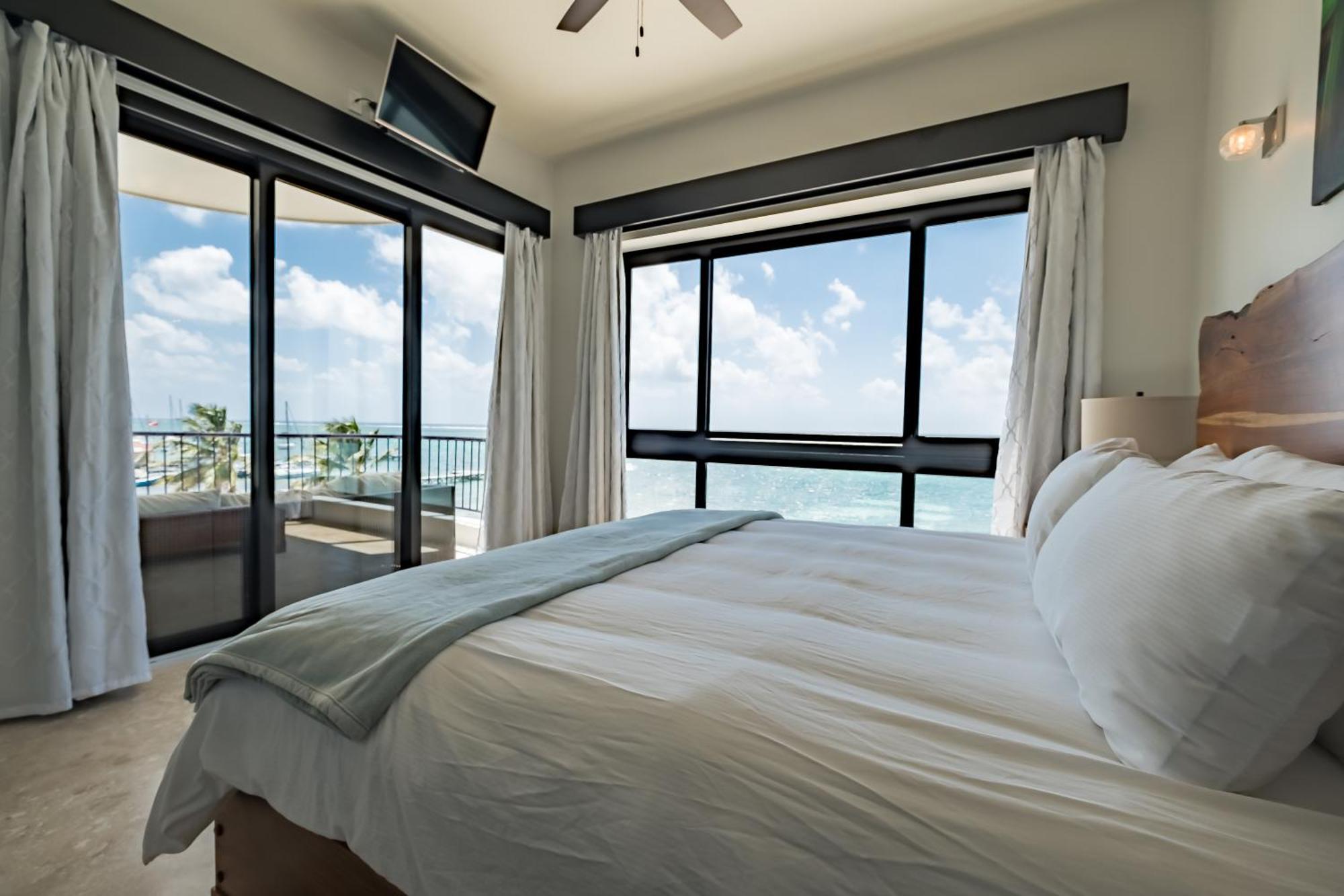 Diamante Beachfront 5* San Pedro (Ambergris Caye)