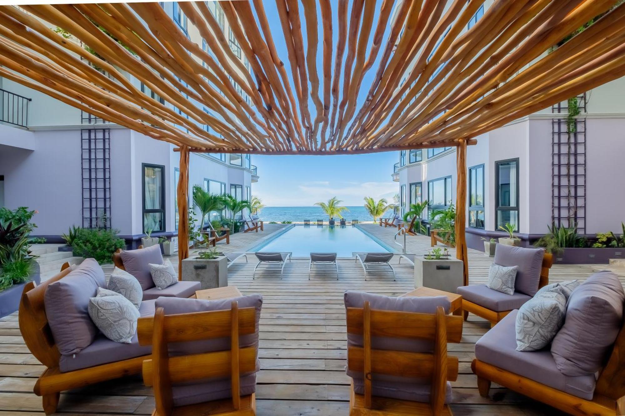 Diamante Beachfront 5* San Pedro (Ambergris Caye)