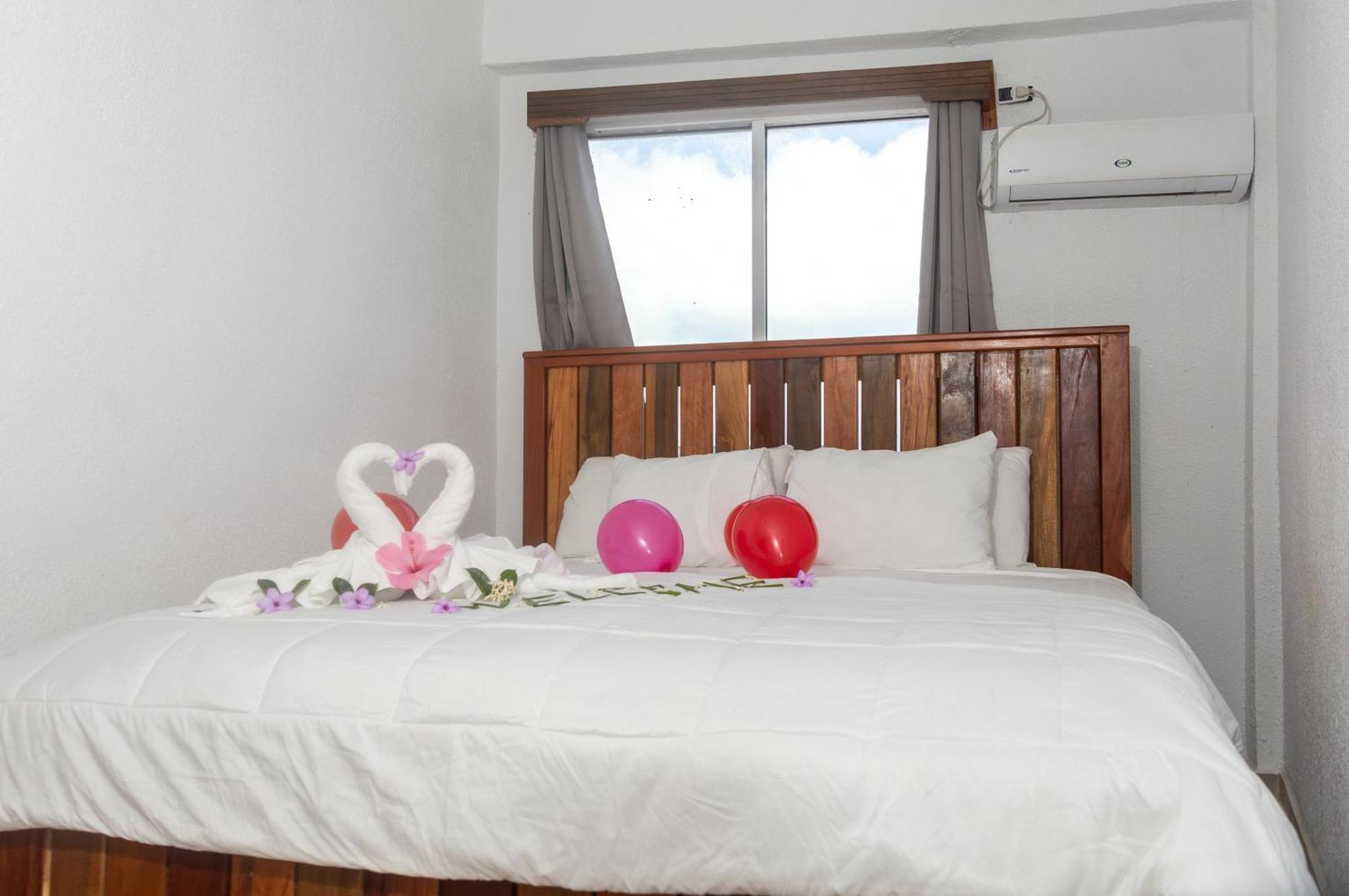 Tropical Palace Aparthotel San Pedro (Ambergris Caye)