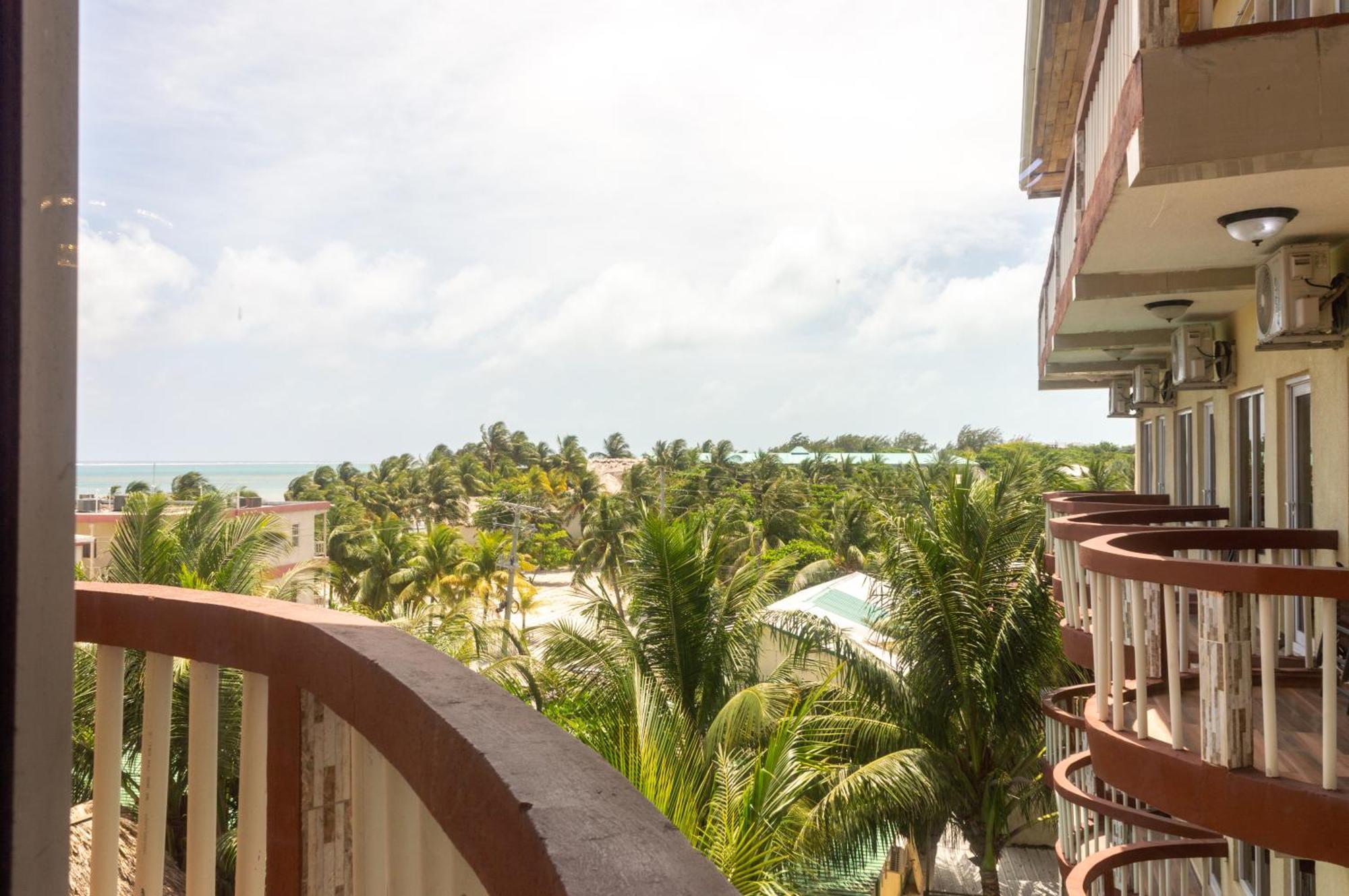 Aparthotel Tropical Palace San Pedro (Ambergris Caye)
