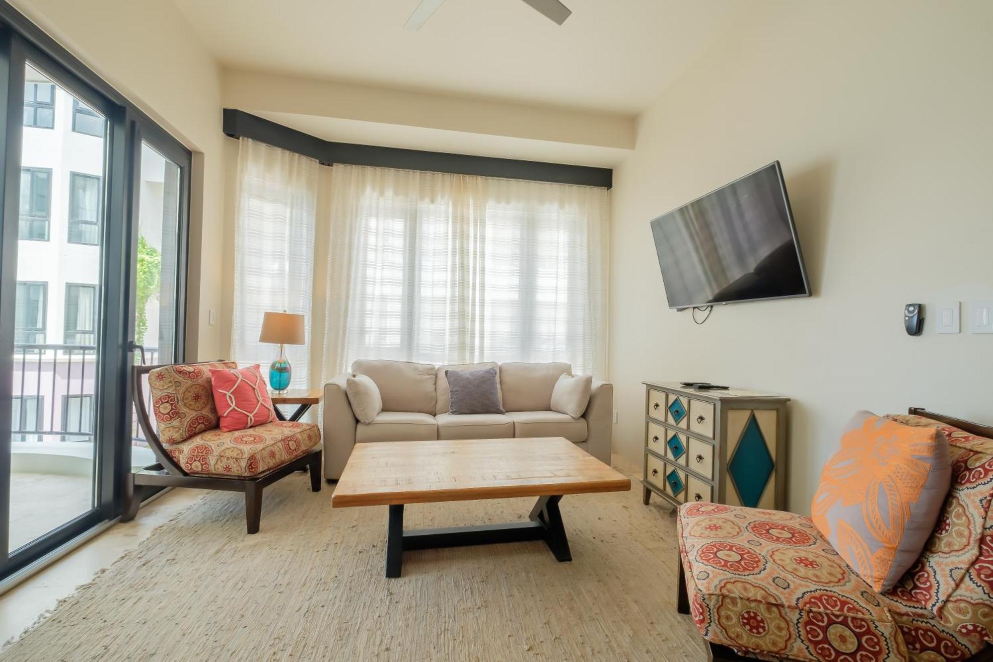 Diamante Beachfront 5* San Pedro (Ambergris Caye)