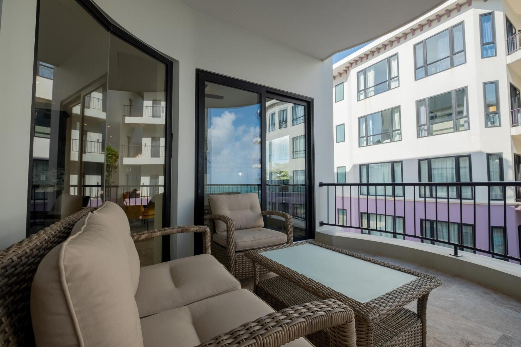 Diamante Beachfront 5* San Pedro (Ambergris Caye)