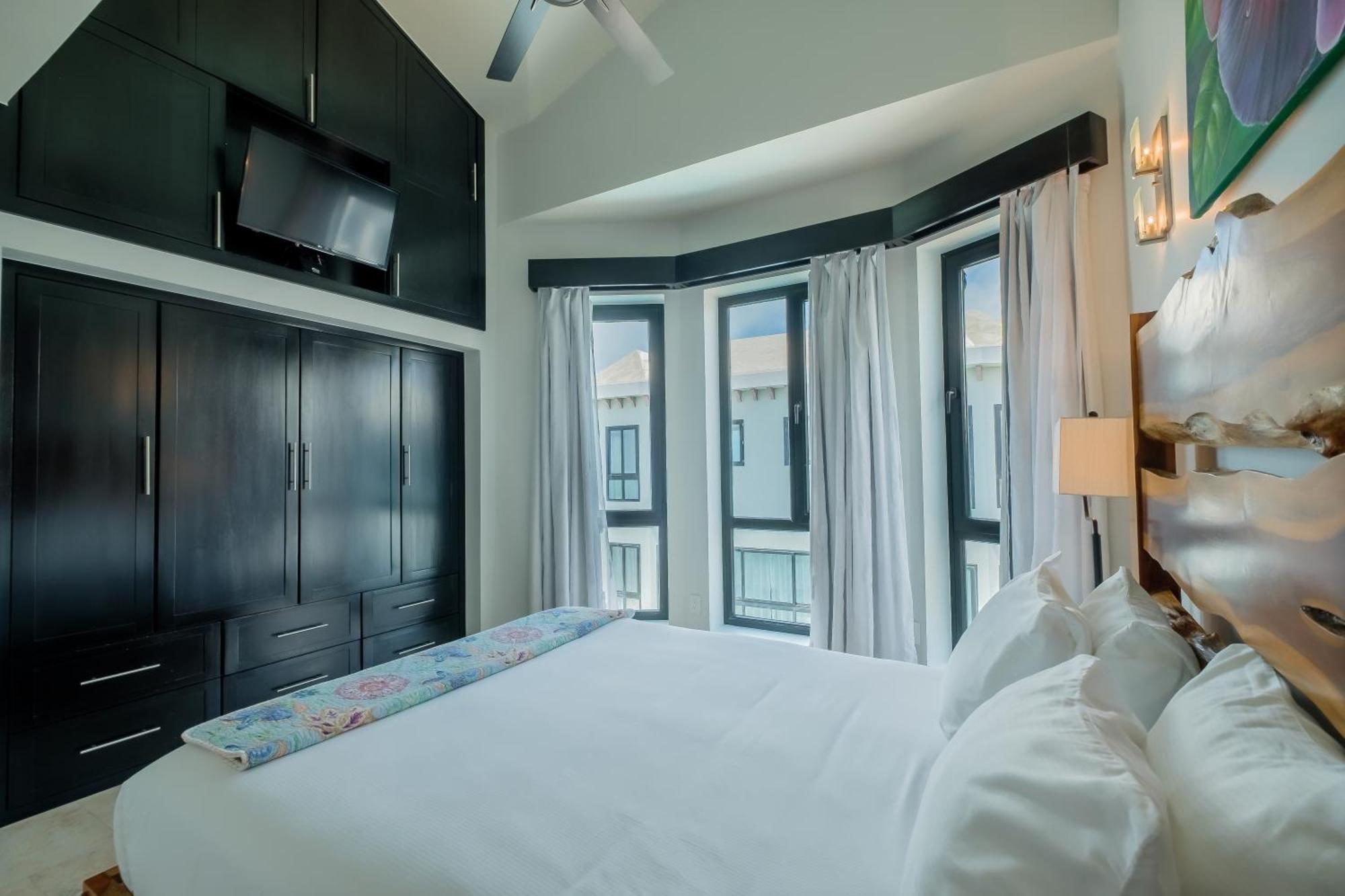 Hotel Diamante Beachfront