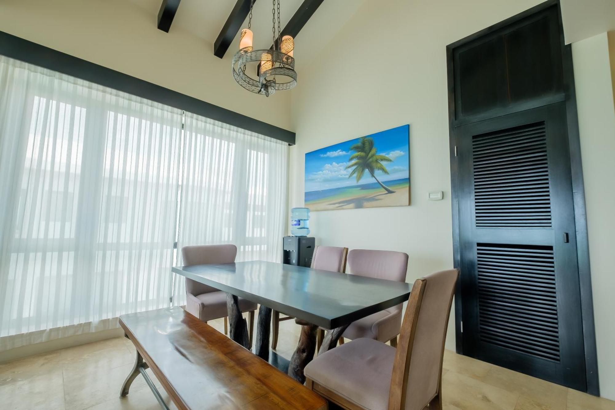 Hotel Diamante Beachfront