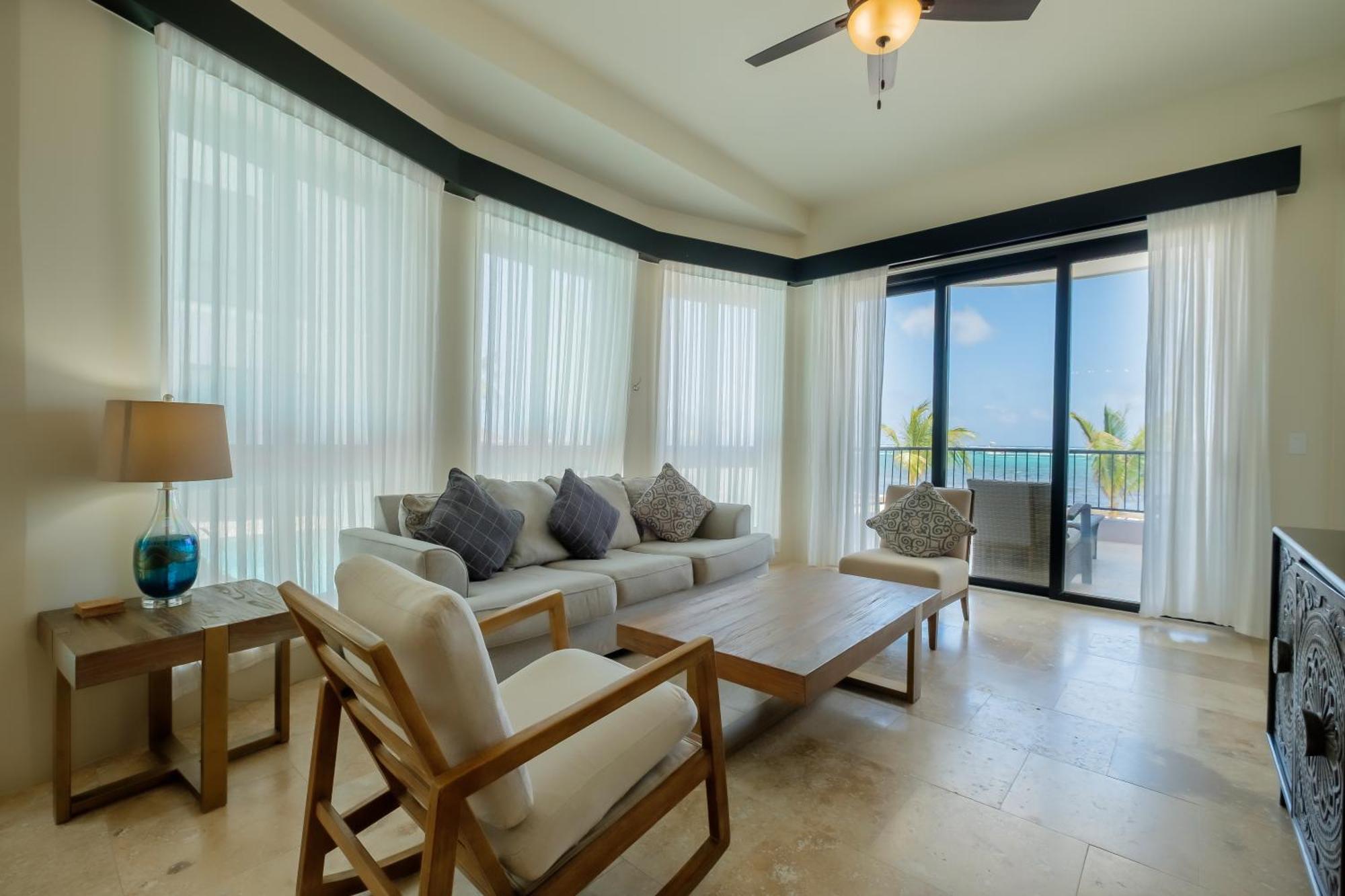 Hotel Diamante Beachfront 5*