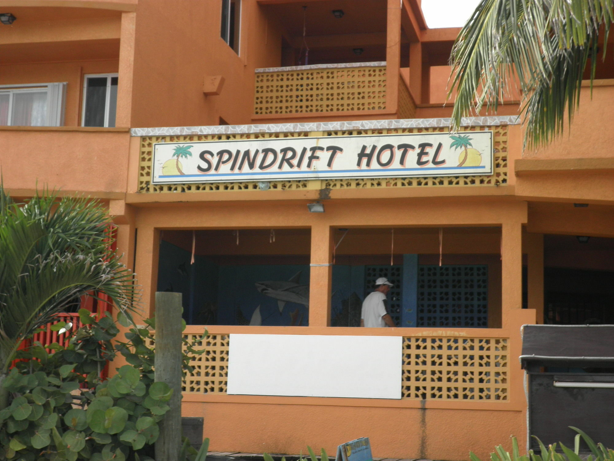 Spindrift Hotel 2*