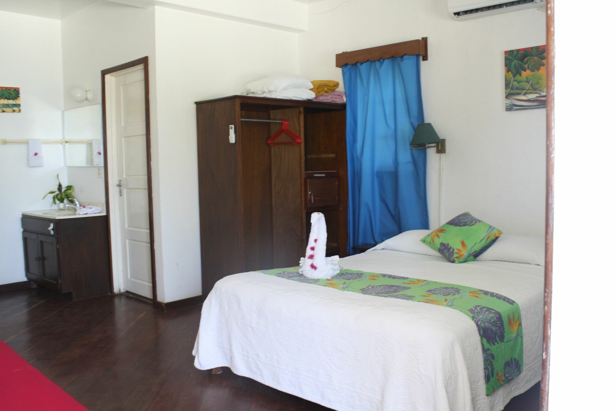 Holiday Hotel
