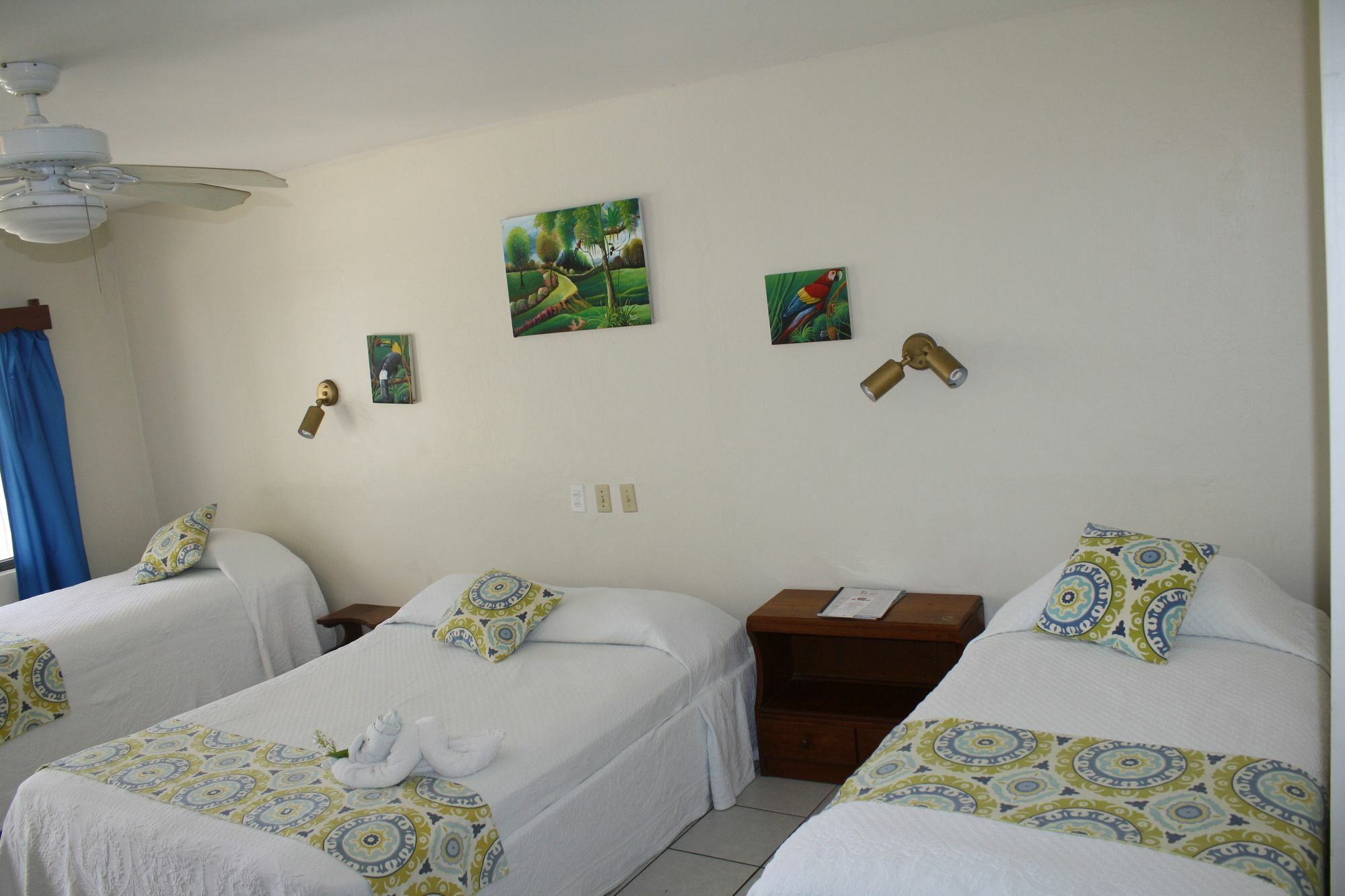 Holiday Hotel Hotel