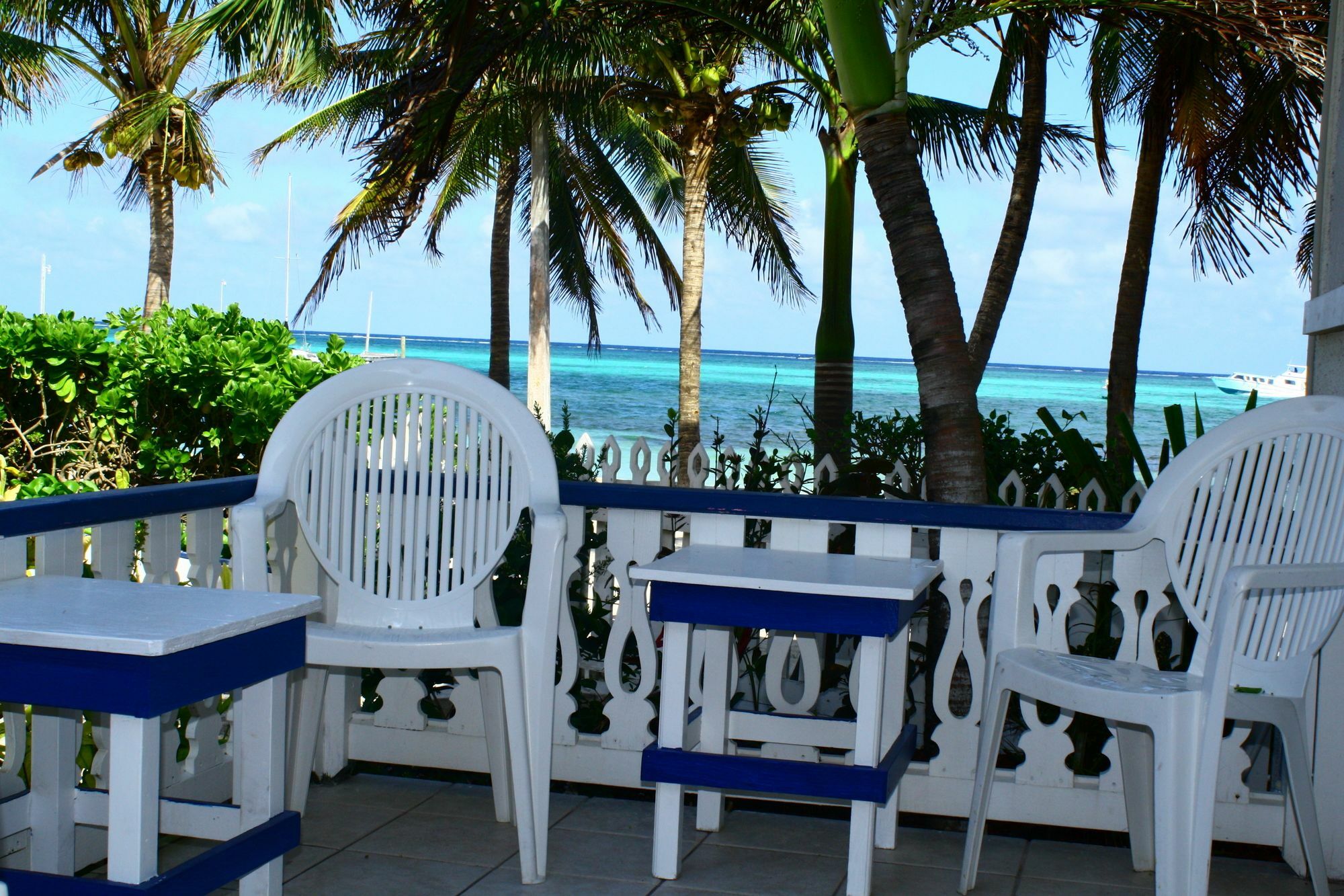 Holiday Hotel