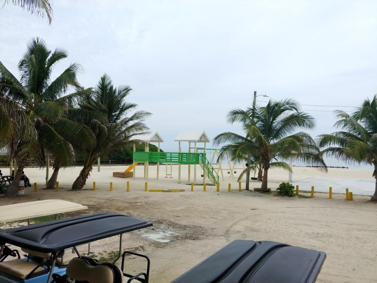 Royal Blue & Golf Cart 3* San Pedro (Ambergris Caye)