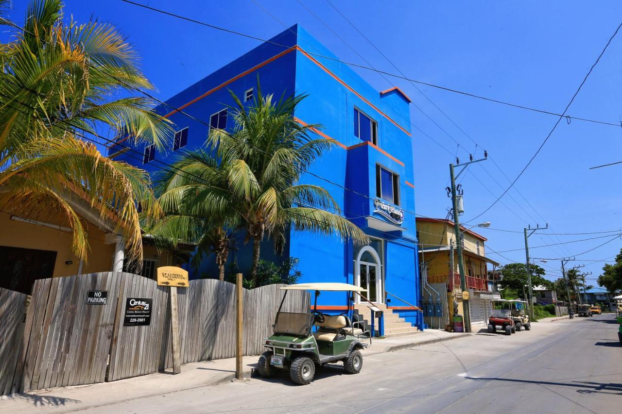 Hotel Royal Blue & Golf Cart