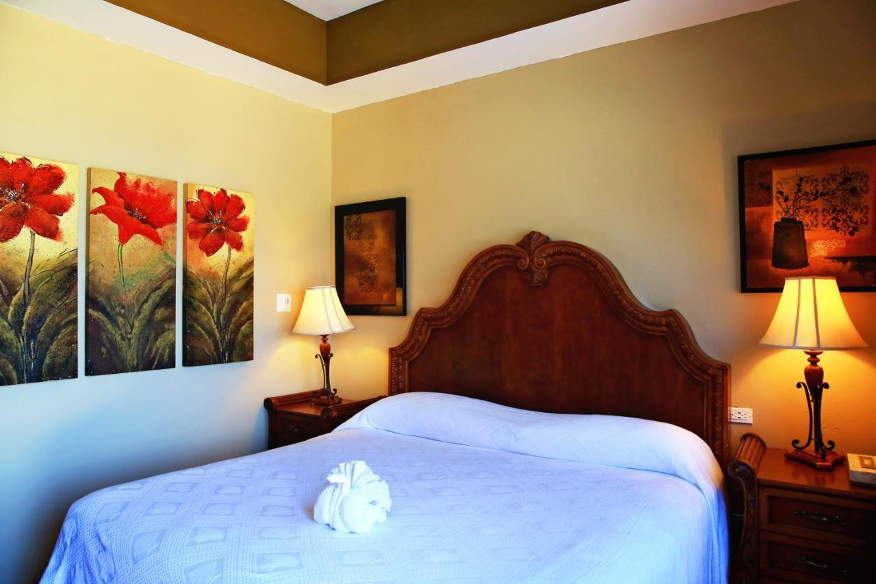 Royal Blue & Golf Cart 3* San Pedro (Ambergris Caye)