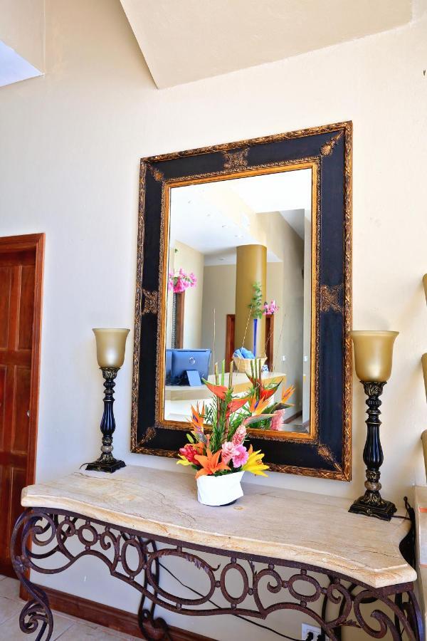 Royal Blue & Golf Cart Hotel 3*